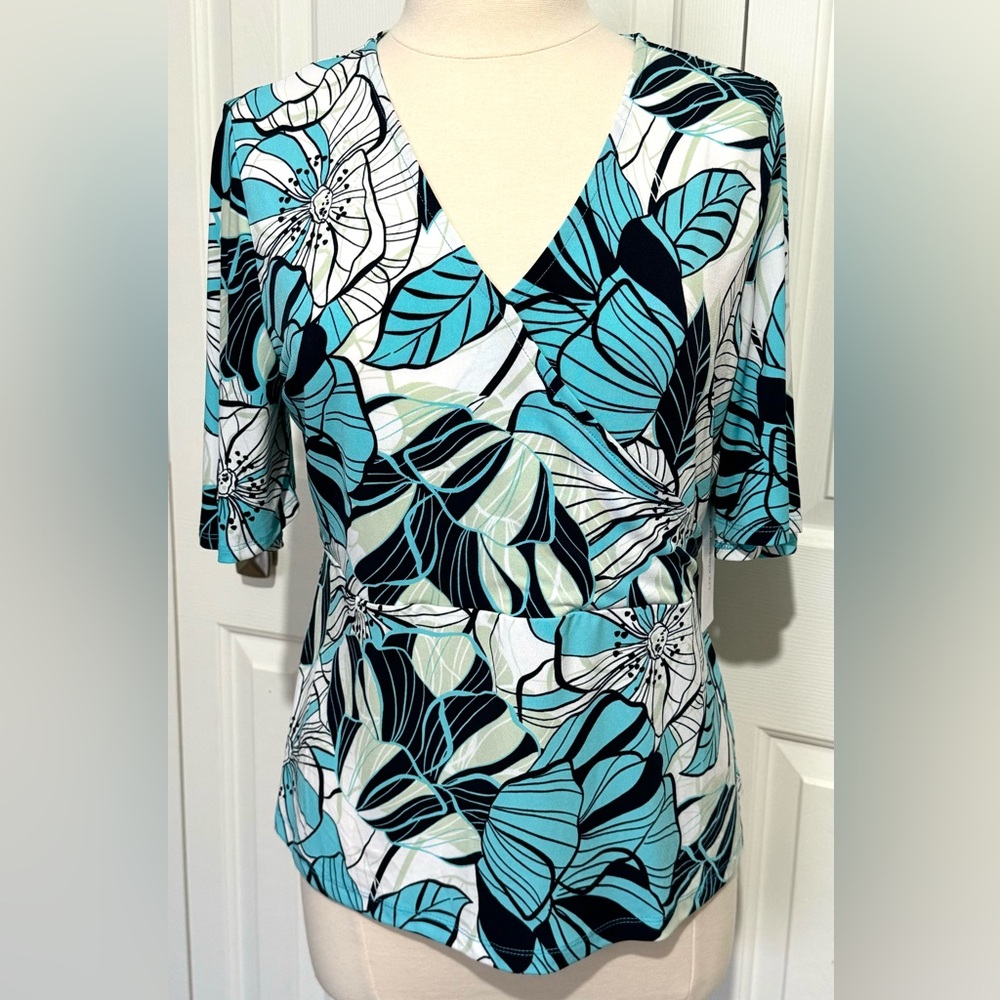 2 for $20 Tops Liz Claiborne Stretch Knit Top Faux Wrap Blue Floral Size M NWT